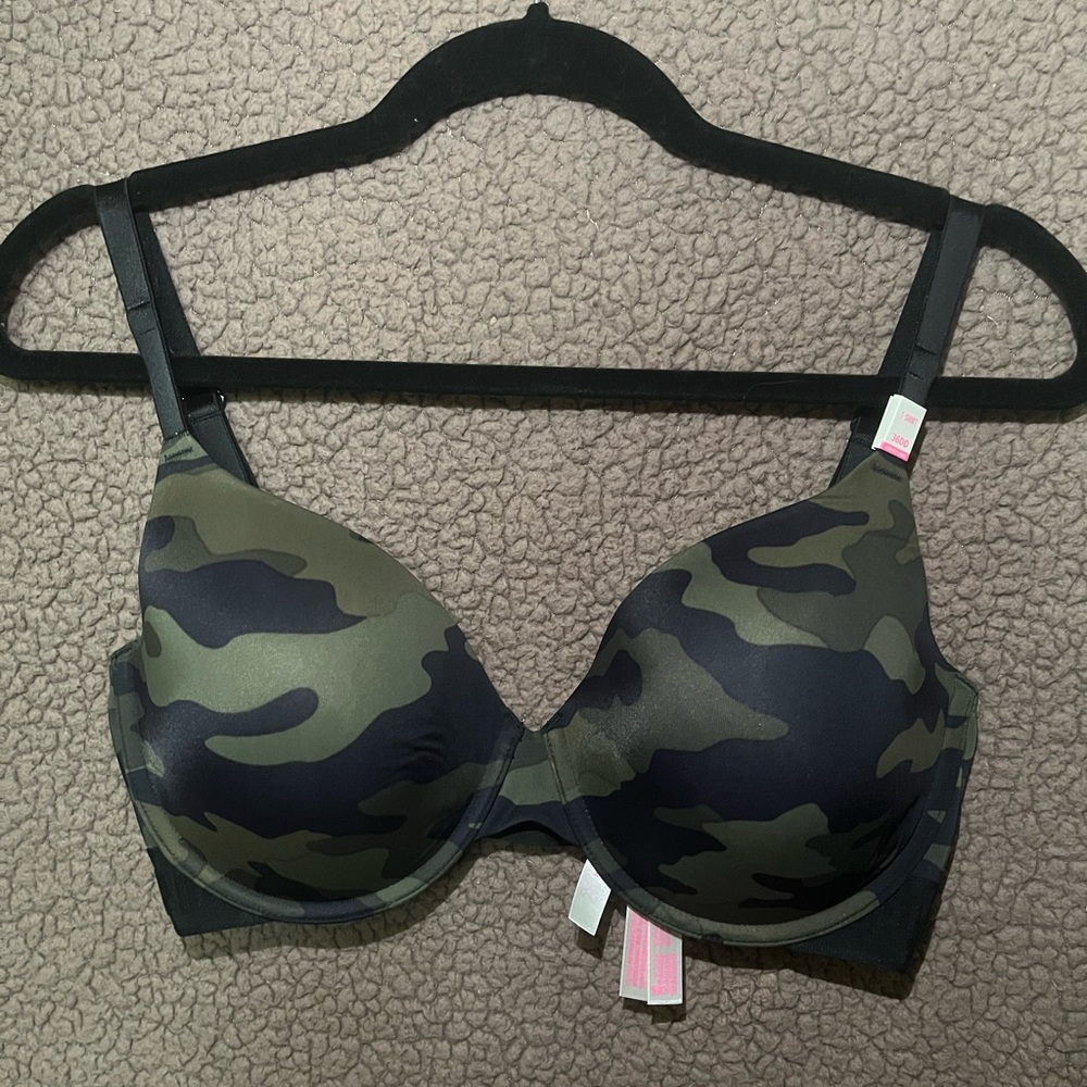 PINK Wear Everywhere T-shirt Bra Lightly Lined